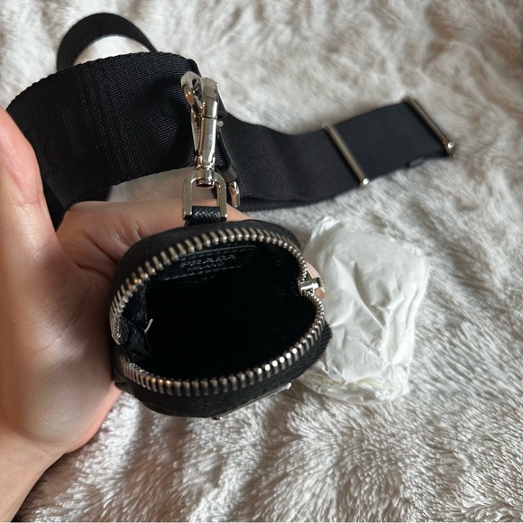 COPY - Prada re-edition strap pouch - Picture 8 of 11